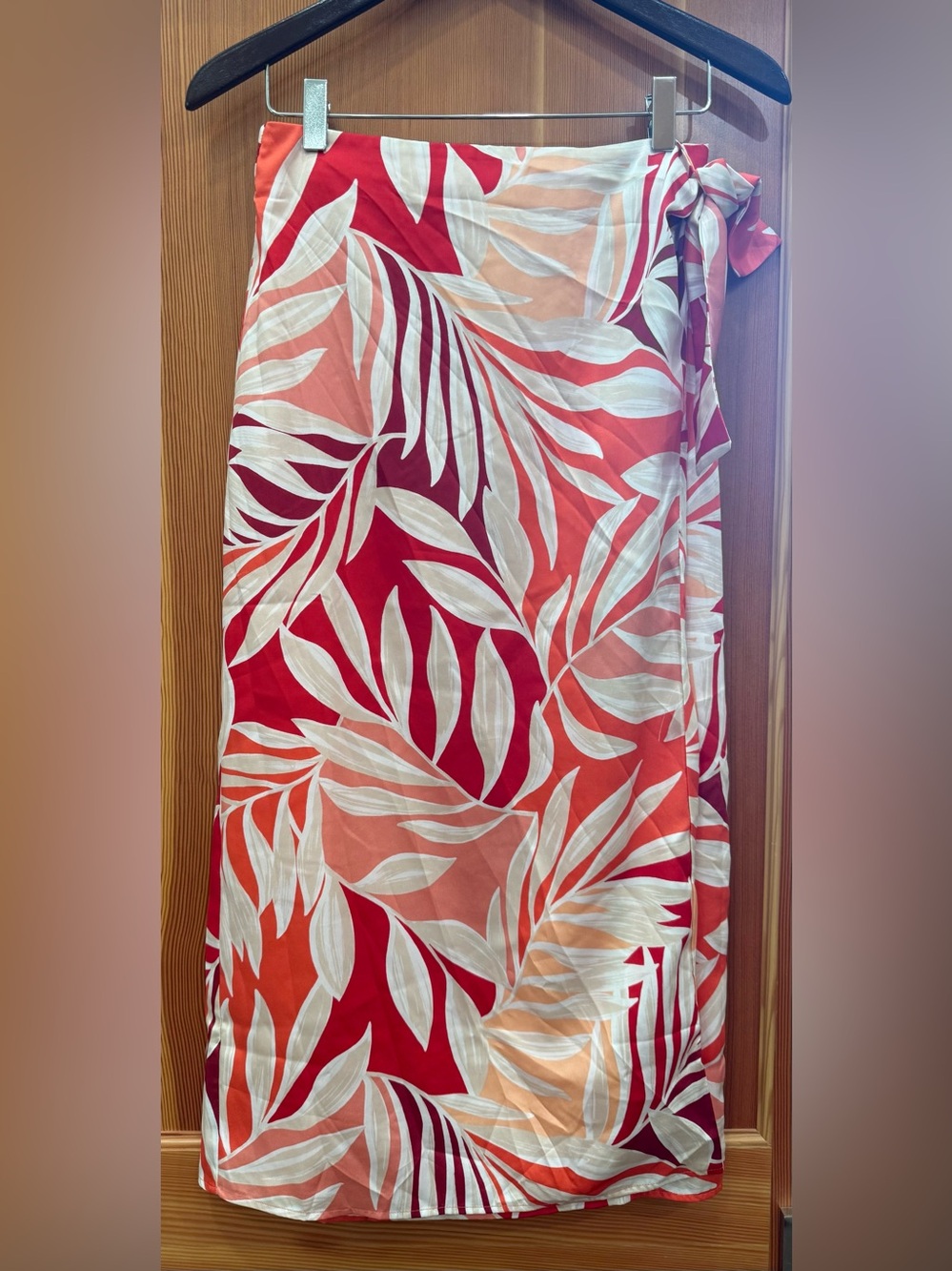 Ann Taylor Red and White Tropical Leaf Skirt
